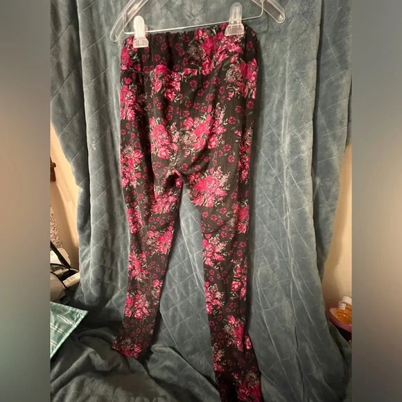 Women's Lularoe Tall and Curvy Long Pull On Stretchy Pants - Picture 3 of 5